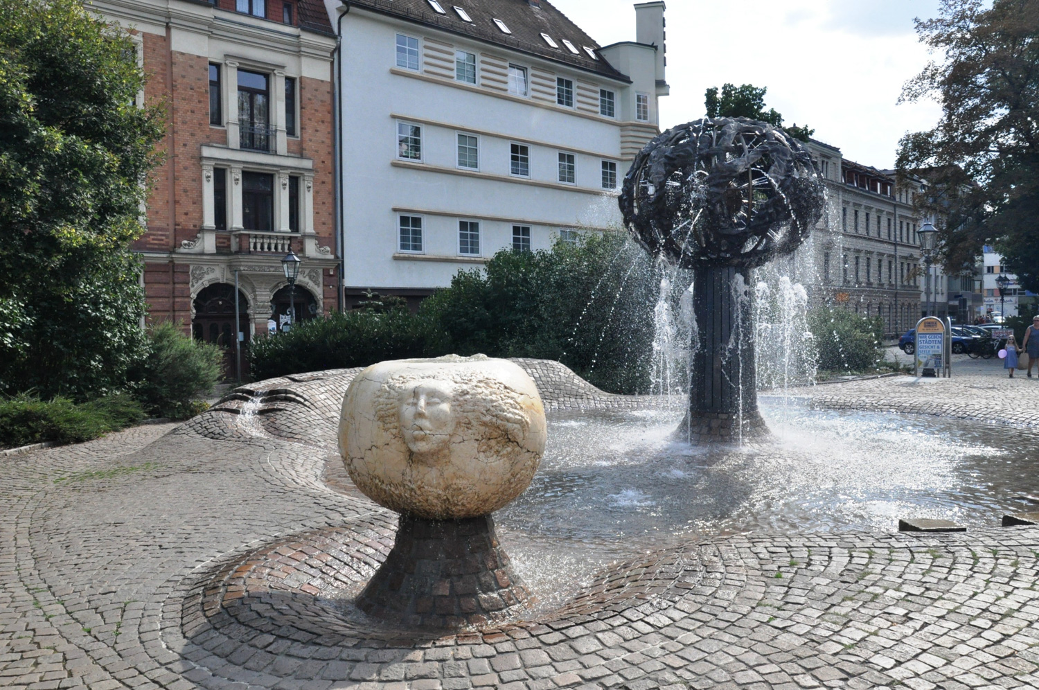 Brunnen der Freundschaft, Schumannplatz in Zwickau